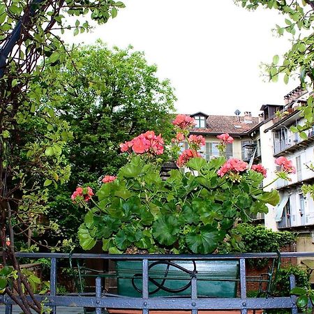 Exquisitely Renovated And Centrally Located Apartment With Free Parking トリノ エクステリア 写真