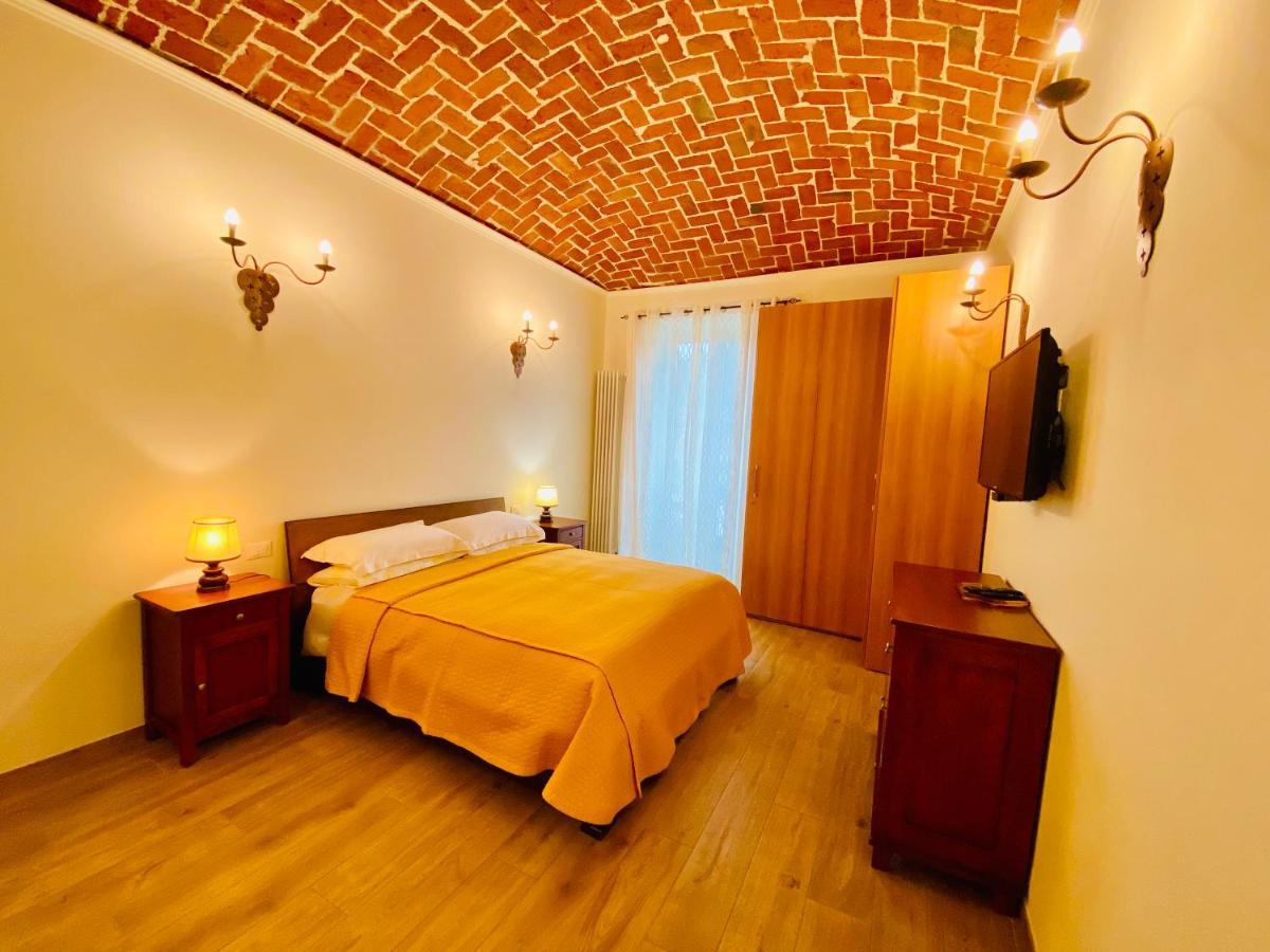 Exquisitely Renovated And Centrally Located Apartment With Free Parking トリノ エクステリア 写真