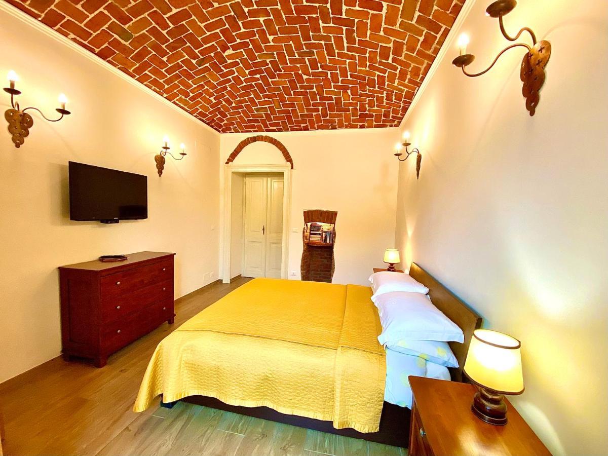Exquisitely Renovated And Centrally Located Apartment With Free Parking トリノ エクステリア 写真